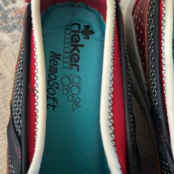 Size 42 Rieker slip on no tie shoes - Picture 2 of 9